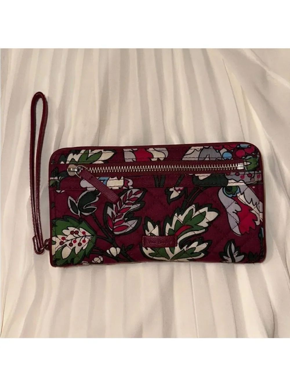 Vera Bradley Bordeaux Blooms Burgundy Large Quilted Floral Wristlet RFID Wallet